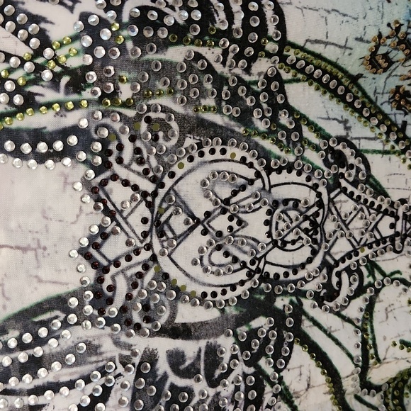 S12 Crystal Embellished Graphic Print Top - Picture 3 of 8